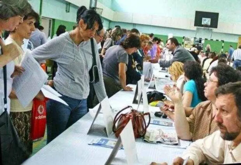 BURSĂ DE LOCURI DE MUNCĂ PENTRU ABSOLVENȚI - AJOFM ARGEȘ