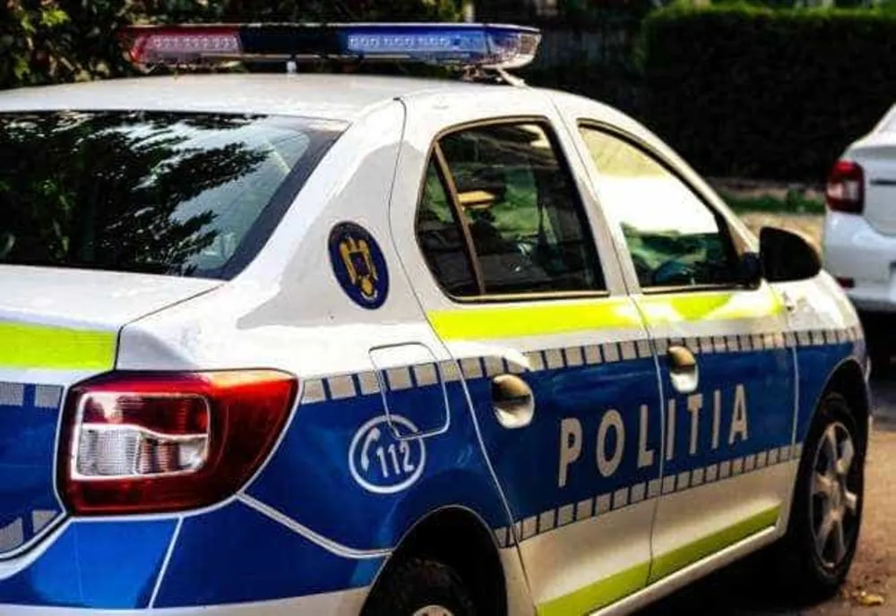 ACUZAȚII DE ULTRAJ ȘI ARESTĂRI ÎN URMA UNUI INCIDENT RUTIER ÎN PITESTI
