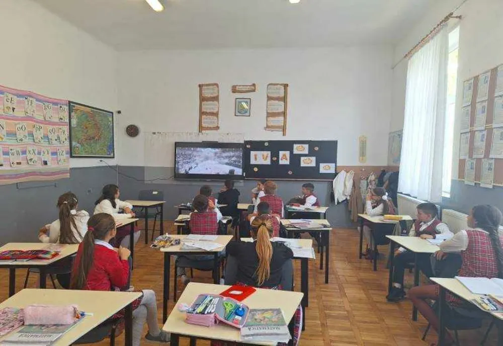 VESTE BUNĂ PENTRU ELEVII DIN COMUNA COȘEȘTI: DOTĂRI MODERNE PENTRU ȘCOLI