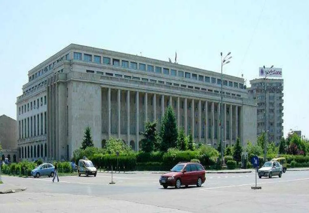 PALATUL VICTORIA DIN BUCUREȘTI ILUMINAT ÎN CULORI PENTRU SĂPTĂMÂNA EUROPEANĂ A FERTILITĂȚII