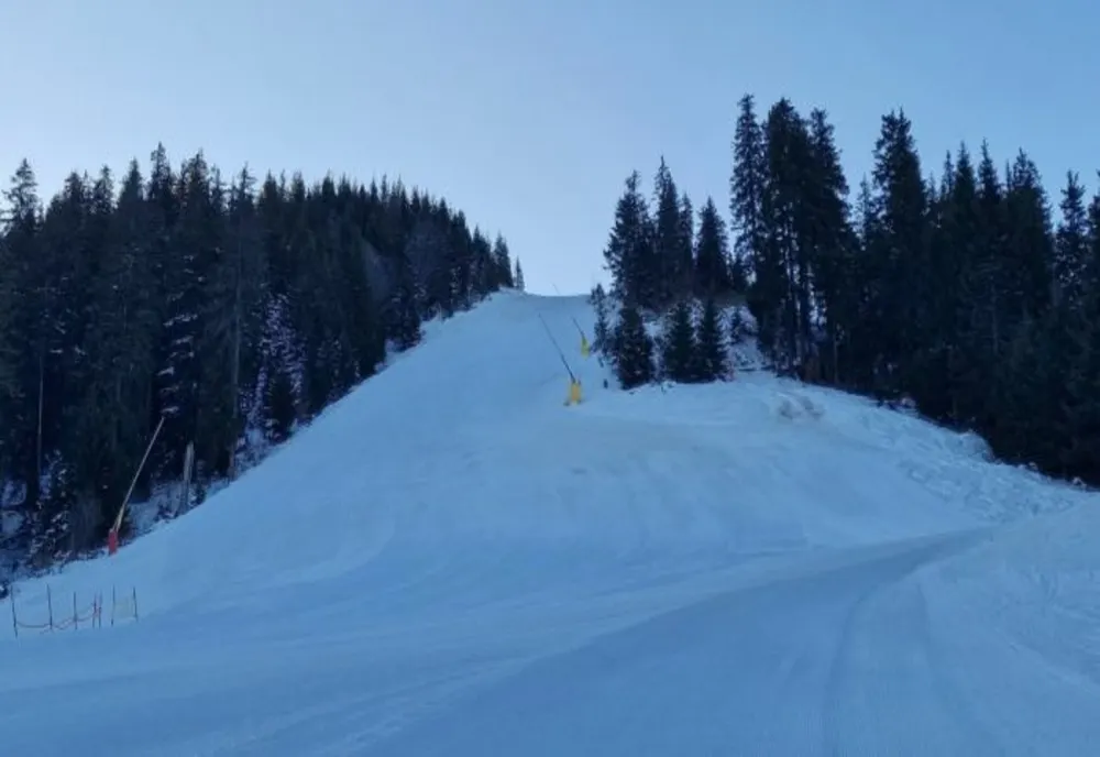 POIANA BRAȘOV CONTINUĂ SĂ FIE PRINCIPALA DESTINAȚIE PENTRU IUBITORII SPORTURILOR DE IARNĂ