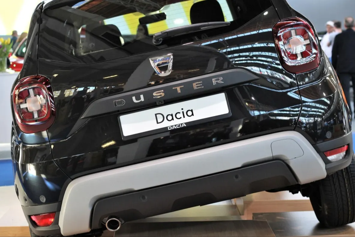 Producția auto de la Mioveni scade pe fondul presiunilor din industrie