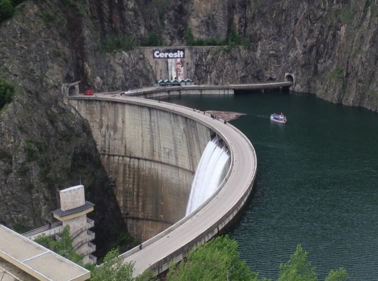 Barajul Vidraru aproape de capacitate maximă! Autoritățile nu vor deversări