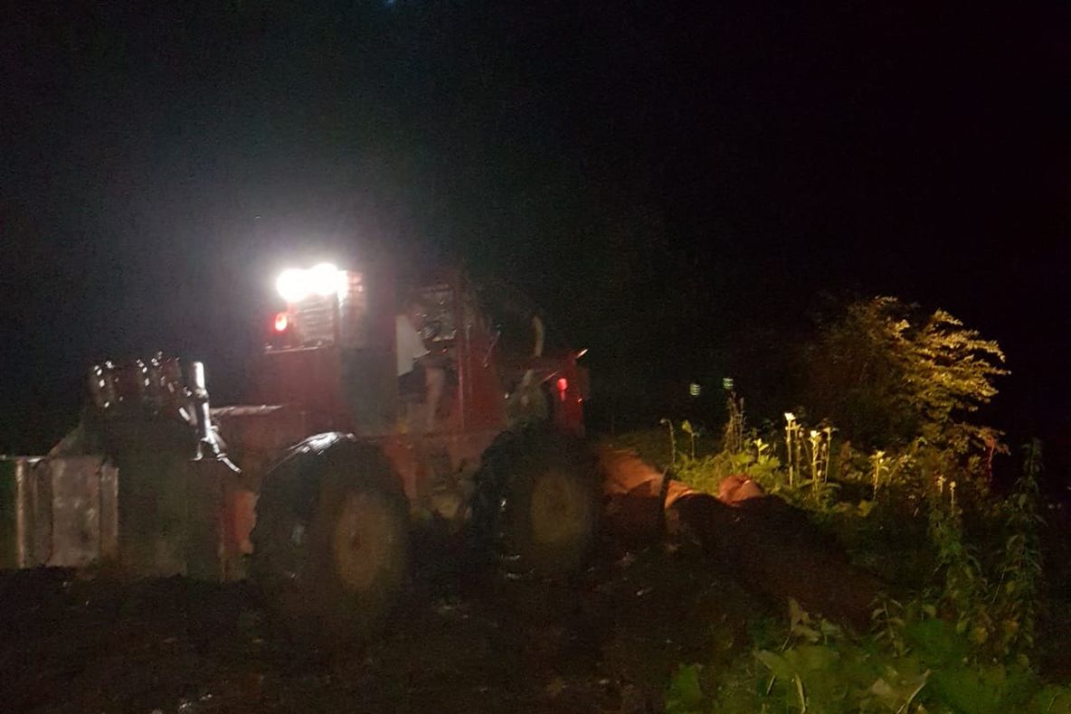 Video- Aluviunile au fost îndepărtate cu buldoexcavatorul pe Valea Cernatului
