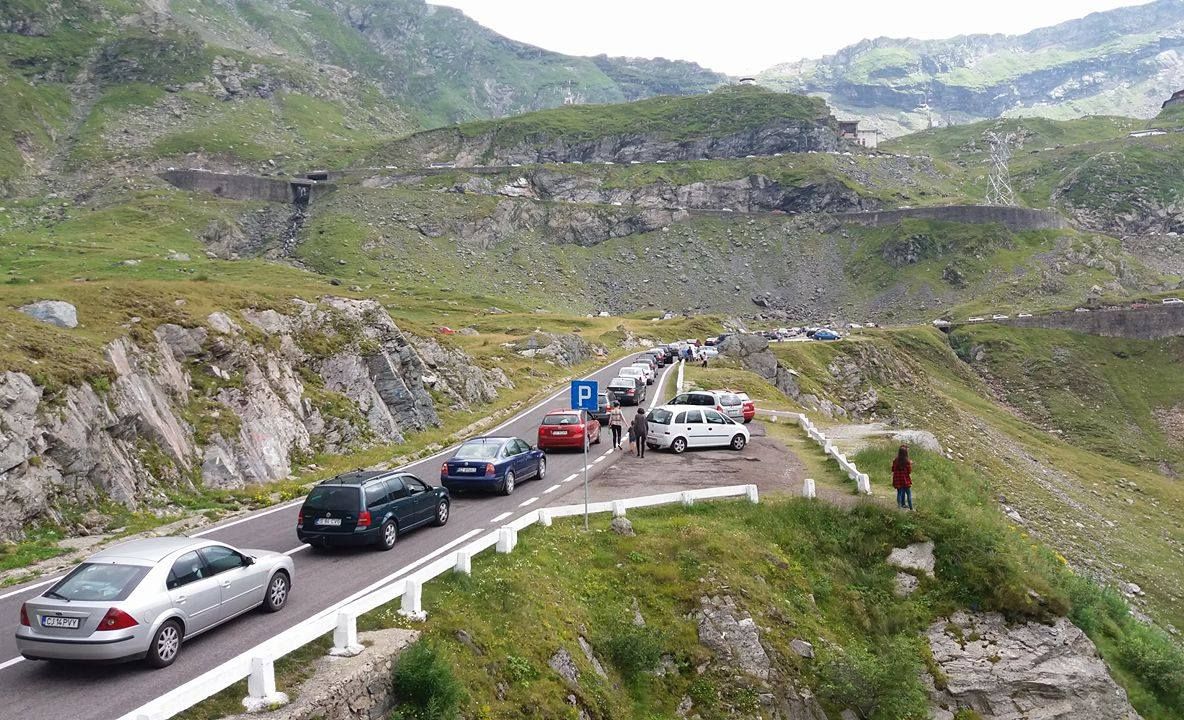 Circulație închisă pe Transfăgărășan! Stânci sparte de geniști cu exploziv