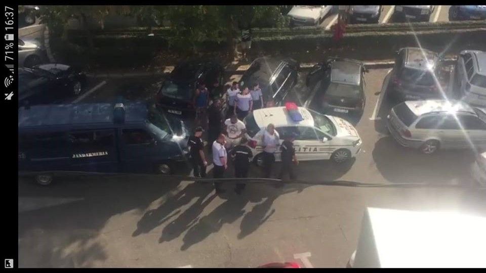 Copil în comă după ce a fost lovit de un polițist cu mașina!