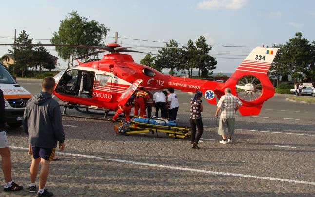 Fetiţă cu fractură de coloană, dusă la Bucureşti cu elicopterul. Copila are 4 ani