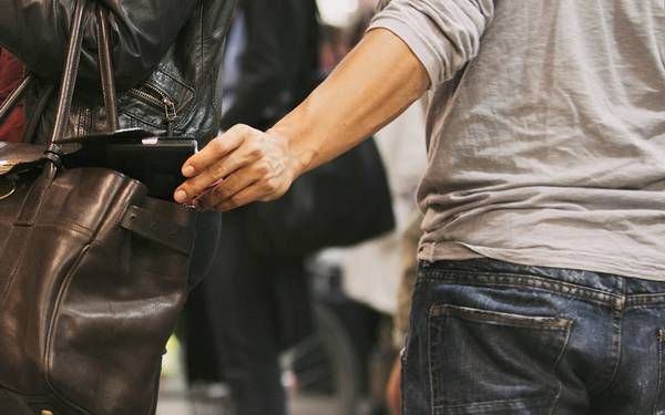 Hoţul veteran s-a întors în arest! Are mai multi ani de închisoare decât în libertate