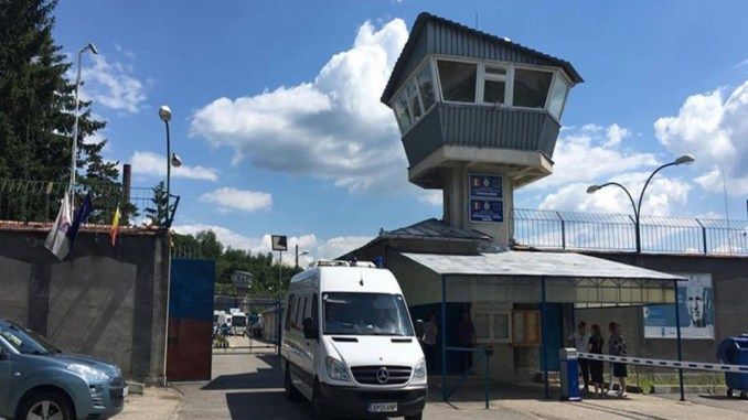 Deţinut acuzat de ultraj la Penitenciarul Spital Mioveni