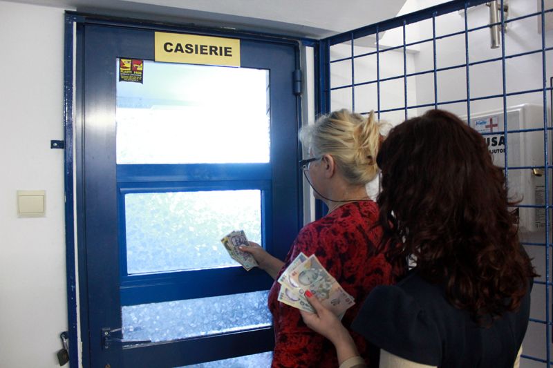 Restanţierii pot rămâne fără case! Legea asociaţiilor de proprietari a intrat în vigoare