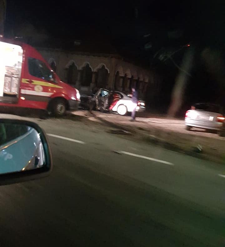 Tânăr grav rănit, la Drăganu! Prins între două TIR-uri după o manevră greşită