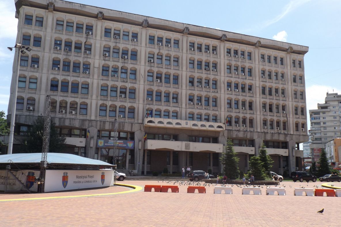 Angajări la Prefectura Argeş! Vezi ce post e liber