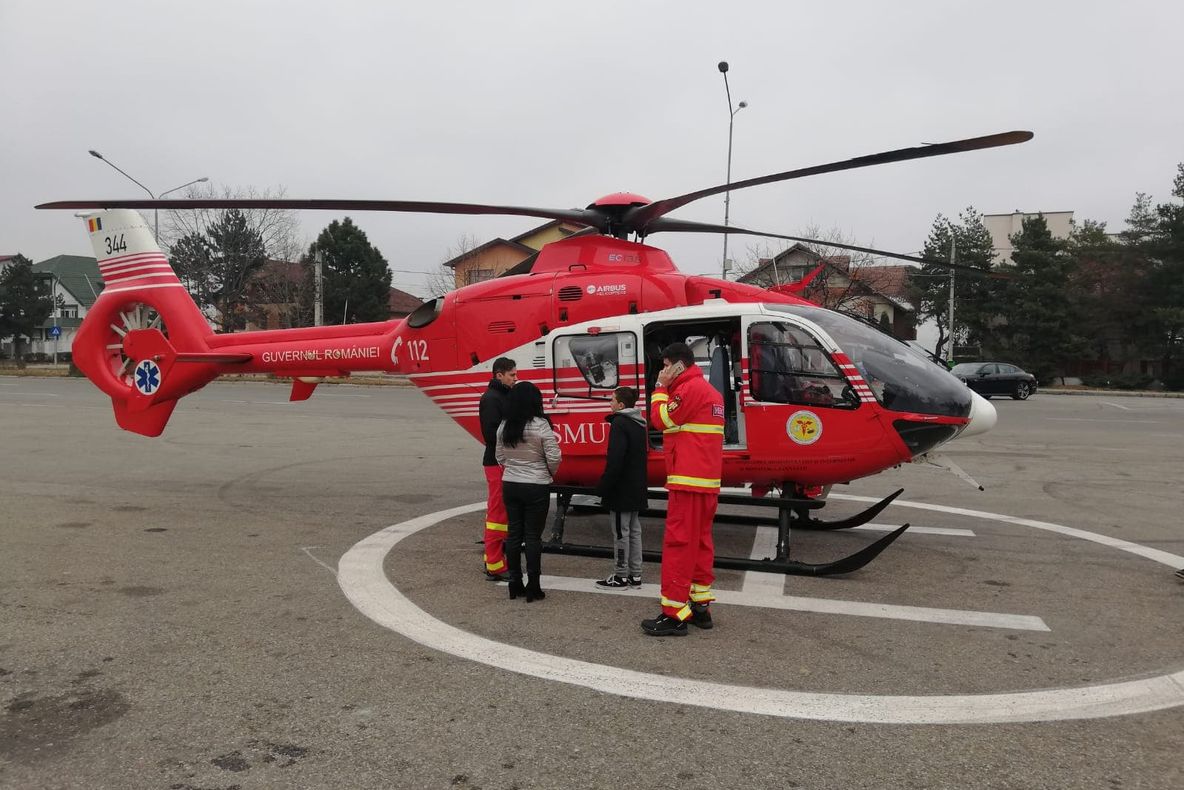 Tânăra însărcinată în 6 luni a murit în drum spre elicopterul SMURD
