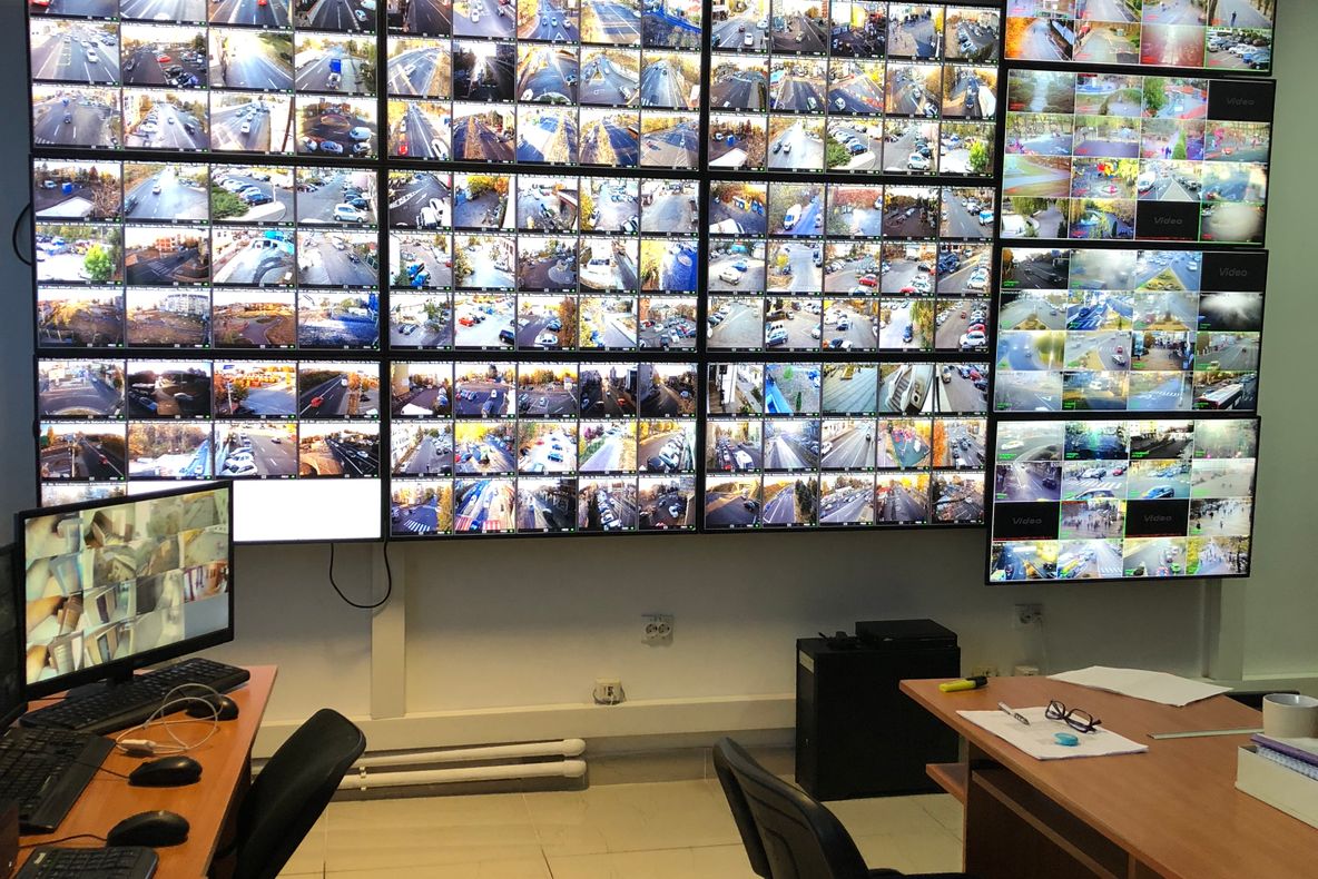 Piteştenii, urmăriţi de sisteme de supraveghere video