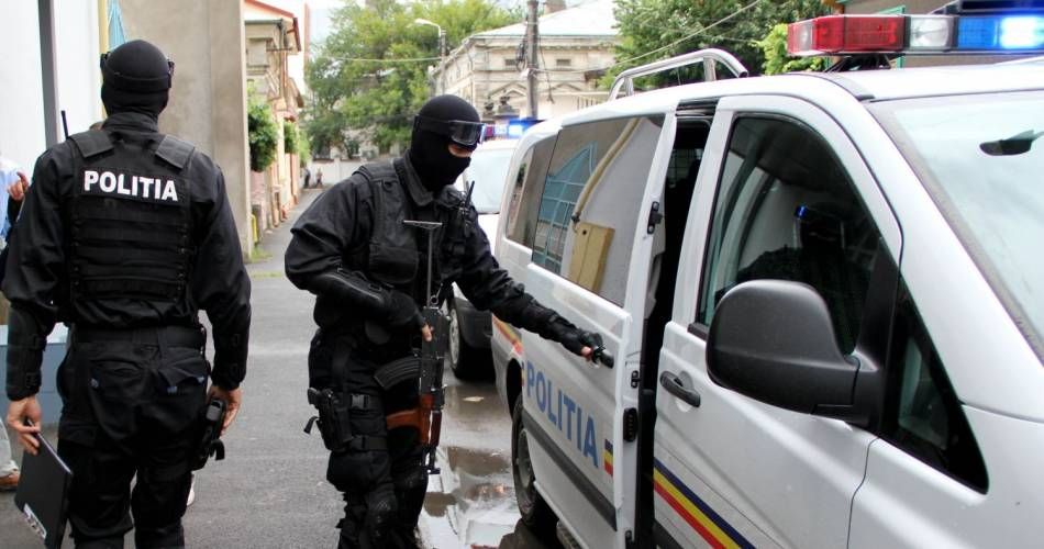 Update! Percheziții în Argeș la persoane bănuite de furt calificat