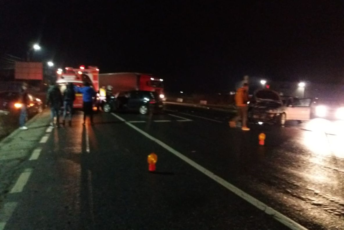 Un pompier a fost rănit în timp ce intervenea la un accident!