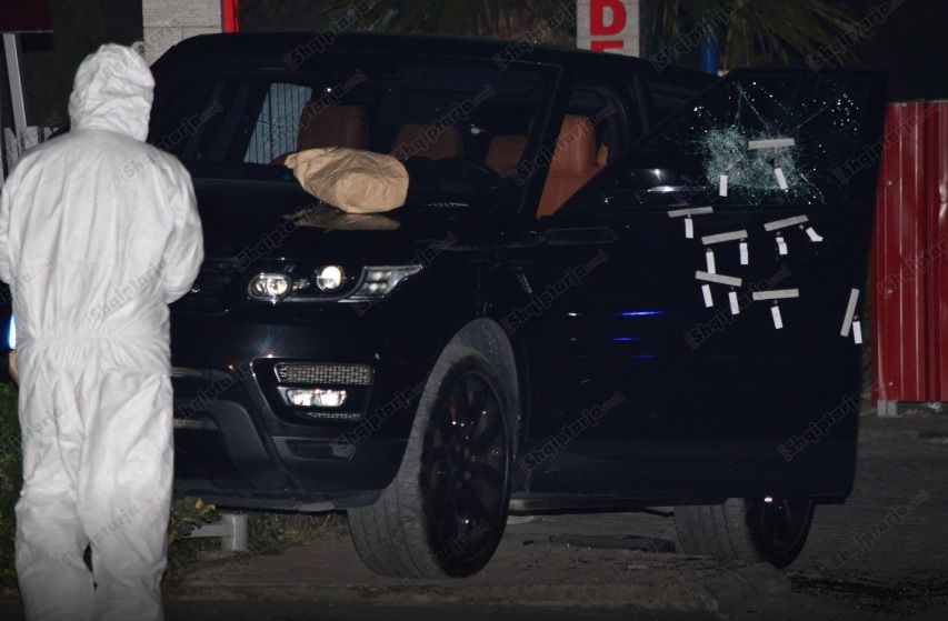 Afaceriști cu firme în Argeș, asasinaţi în Albania. Zeci de gloanţe trase asupra lor