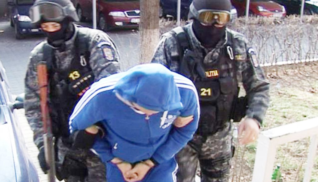 Proxenet arestat pentru tentativă de omor! A lovit un adversar cu maşina