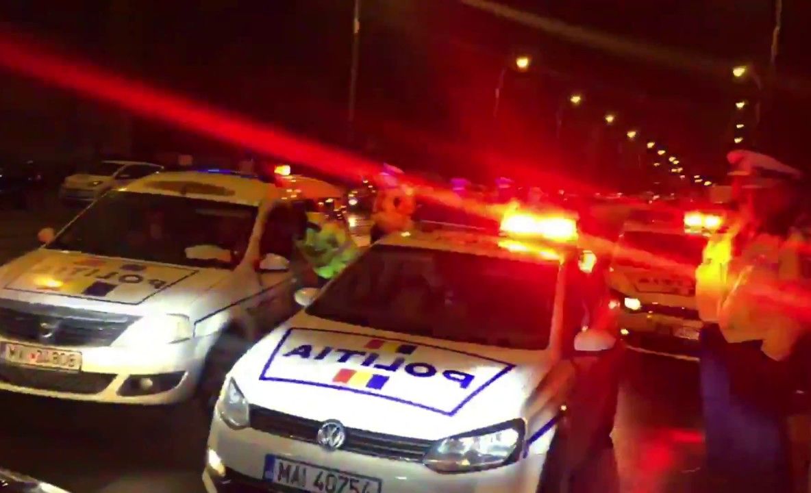 Urmărirea s-a sfârşit cu o reţinere, două dosare şi un Porsche distrus