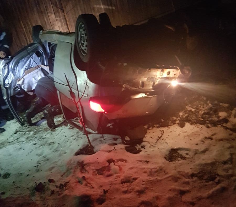 Accident cu o persoană încarcerată, la Bogați! S-a rostogolit de câteva ori