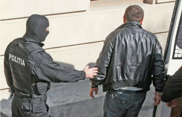 Şi-a violat mama! Cei doi au băut împreună înainte