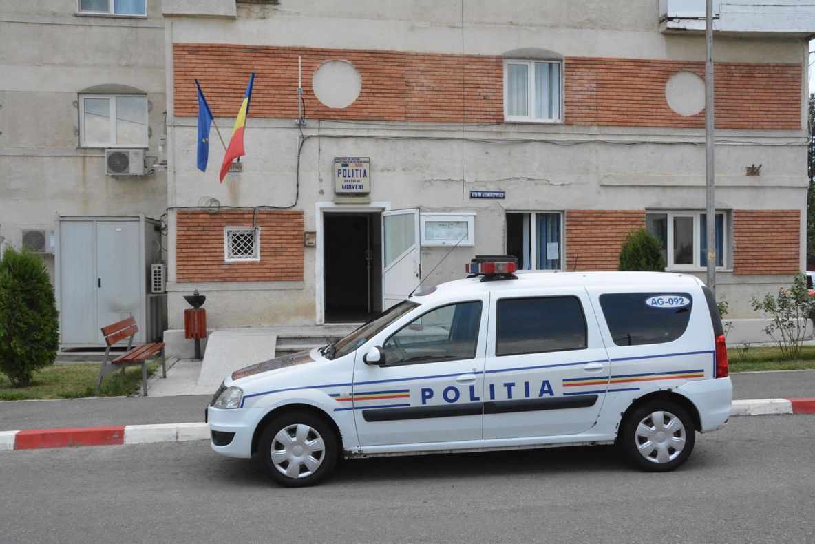 Mobilizare a polițiștilor argeșeni pentru găsirea unei bătrâne