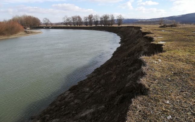 Căutări la Leordeni, după dispariția unui bărbat! Strângea fier pe malul apei