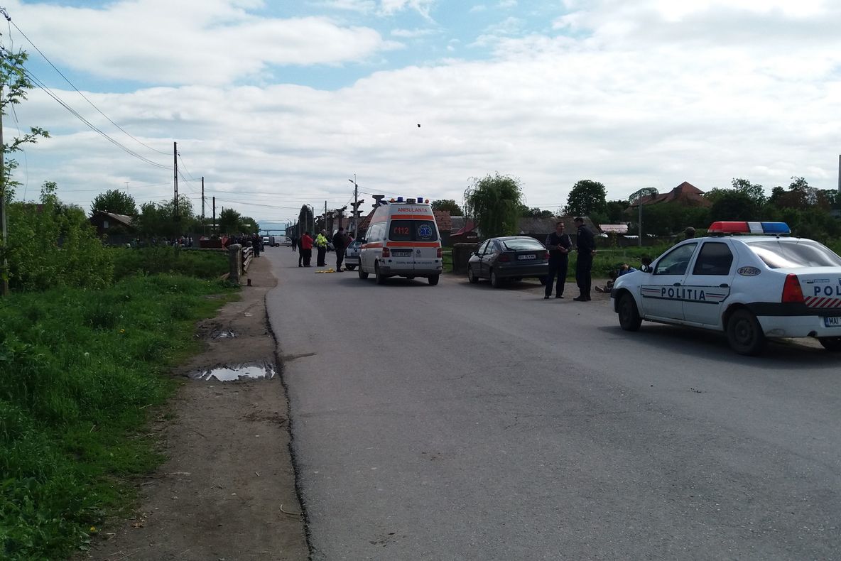 Copil accidentat la Miceşti! A fost acroşat de un BMW