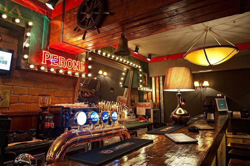 Val de amenzi în localuri şi pub-uri din centrul Piteştiului!