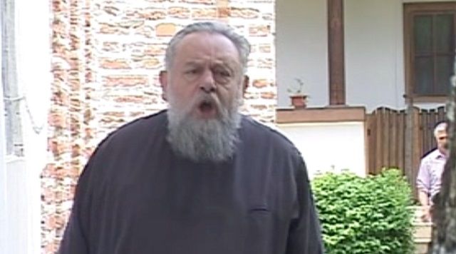 Biserica i-a interzis stareţului Ioasaf să mai ţină slujbe