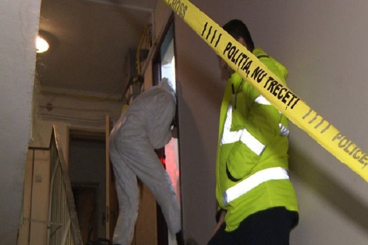 Elev de 17 ani, spânzurat din dragoste, la Piteşti! A fost găsit de mamă