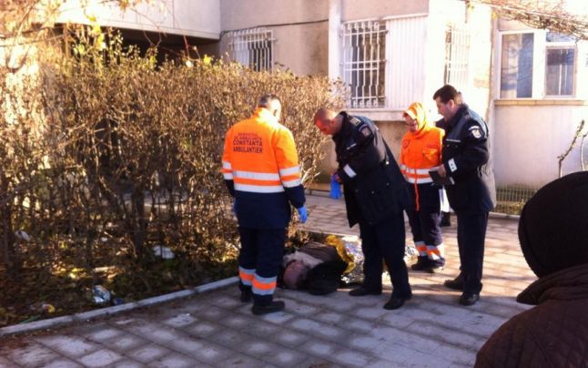 A plecat la serviciu și a murit pe stradă! Găsit prăbușit pe o alee