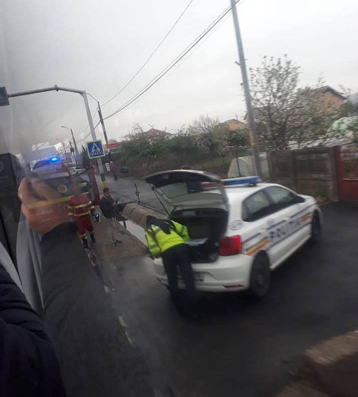 Un şofer grăbit a făcut accident la trecerea de pietoni, la Mărăcineni!