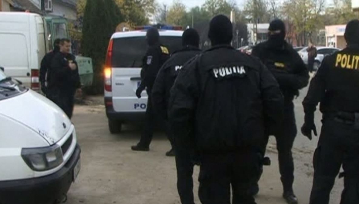 Cinci percheziţii într-un dosar de furt, la Piteşti, Stâlpeni şi Ţiţeşti