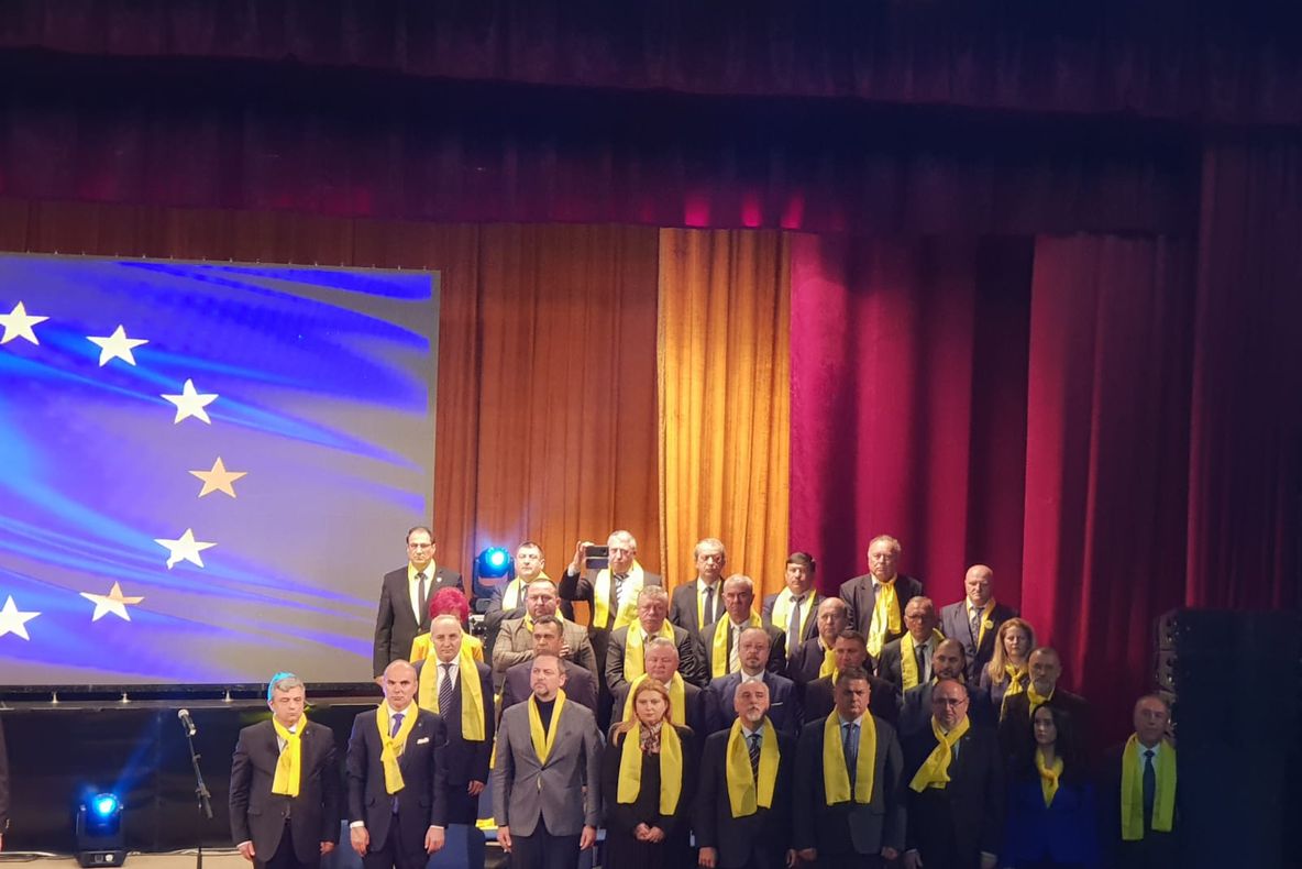 Rareș Bogdan, în vizită în județ: „E momentul ca Argeșul să se trezească”