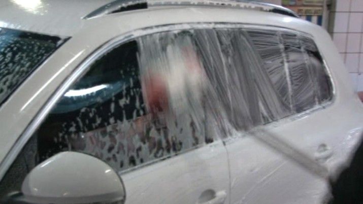 Spălătorie auto din Pitești depistată cu branşament ilegal la apă. Prejudiciu de 10.000 lei