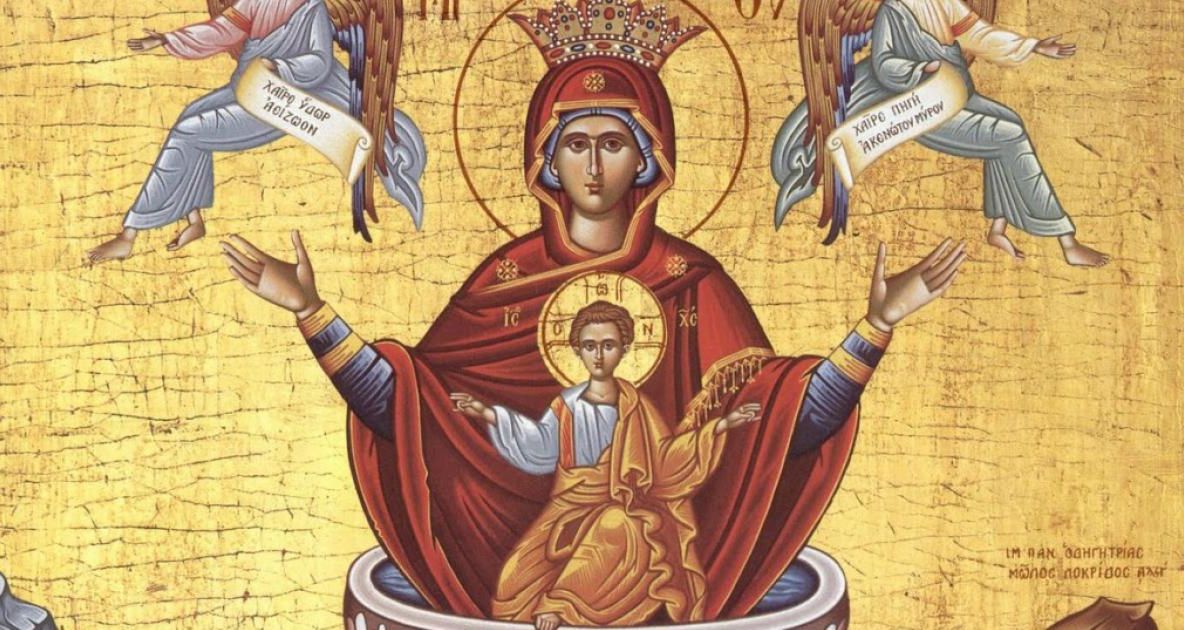 Izvorul Tămădurii şi puterile apei sfinţite de preoţi