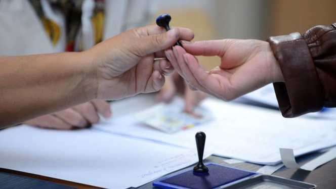 Argeșenii au ieșit la vot! Prezența la urne la ora 10:00