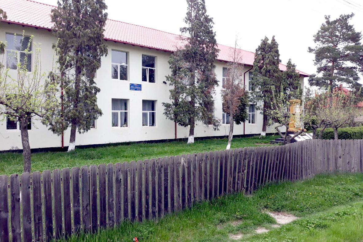 Profesoara moartă era director al Şcolii din Izvoru