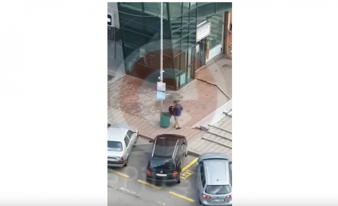 Agresor reţinut! A vrut să arunce o femeie în tomberon