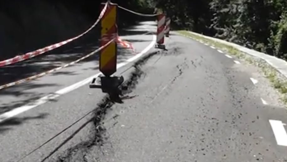 Drum distrus în Argeș! A fost inaugurat de autorități în urmă cu 8 luni