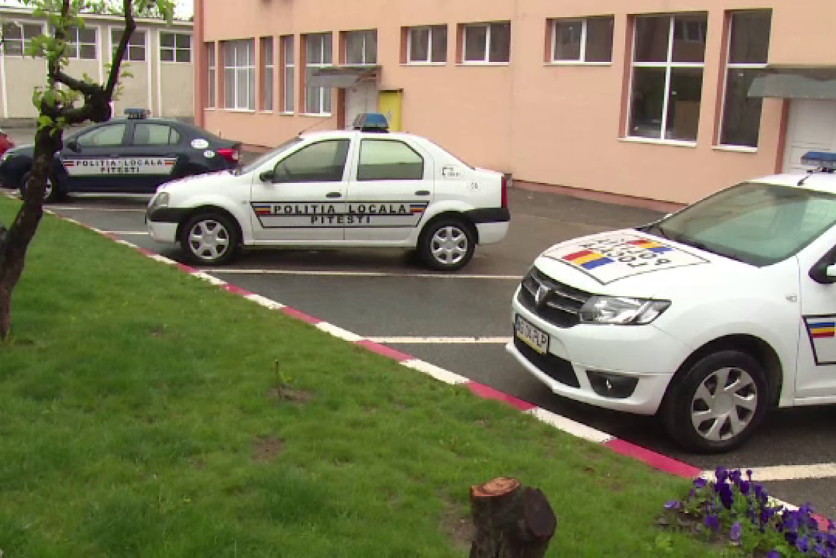 Polițist local reținut pentru abuz în serviciu şi lipsire de libertate