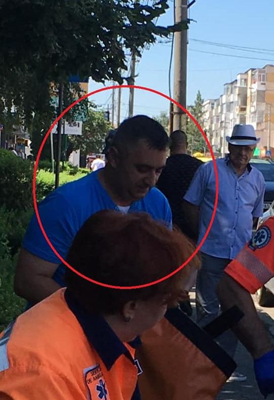 Salvat de la moarte pe stradă de un pompier şi o asistentă aflaţi în trecere