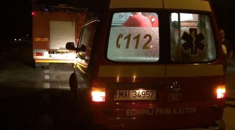 Trei răniți în accident la Budeasa! Un șofer a rămas încarcerat