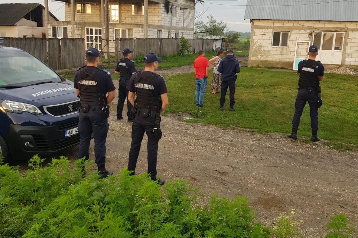 Acțiuni ale jandarmilor în Leordeni. Hoții de curent s-au ales cu dosare penale