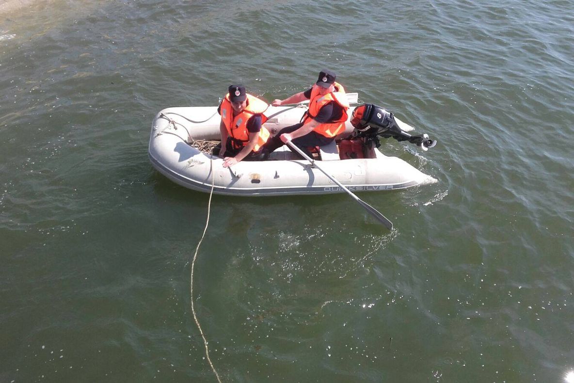 A anunțat că se sinucide și a dispărut. Bărbatul este căutat de scafandri