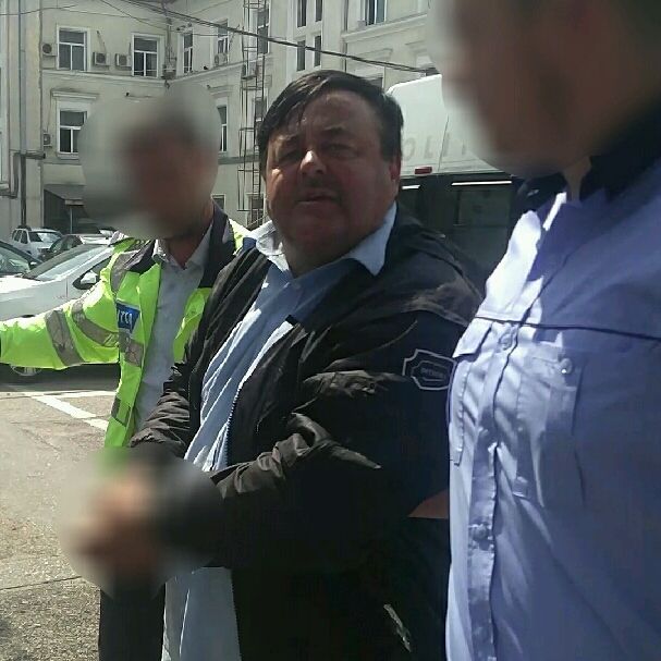 Și-a bătut soacra și i-a fracturat piciorul! Ginerele, arestat pentru 30 de zile