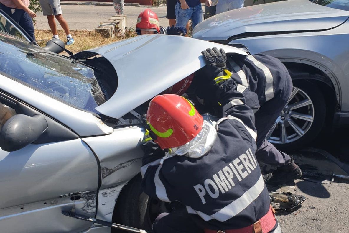 Accident cu 5 victime pe strada Bucovina, în Piteşti!