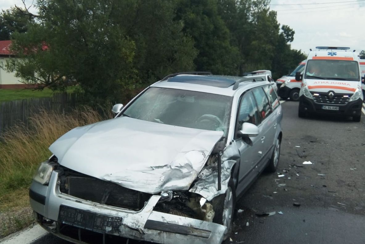 Accident la Morărești. Cinci persoane transportate la spital