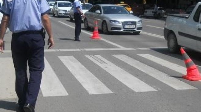 Accident pe trecerea de pietoni! Femeia rănită, dusă la spital!